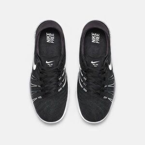 Nike Free TR 6 Women’s Training Shoes Black White Size 8 Athletic Sneakers
